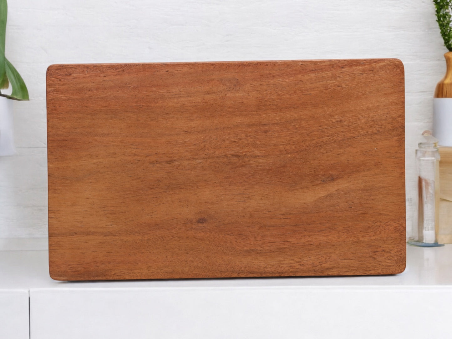 Woodmint — Aiden Large and Thick Single Block Acacia Wood Chopping Board — Image 5
