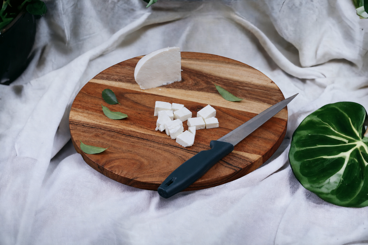 Woodmint — Girare Acacia Board — Image 1